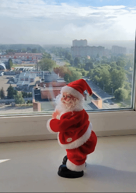 (🎉 Promozione di Natale Anticipata - 50% DI SCONTO 🎄) Babbo Natale Musicale con Corda Arrampicante