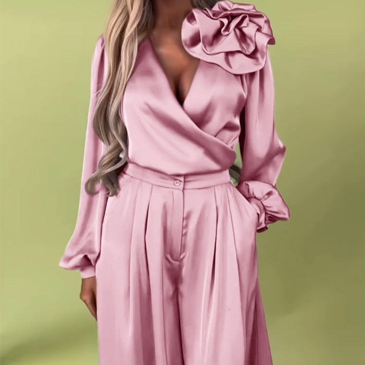 Hara™ | Combinazione Elegante con Dettaglio di Fiore